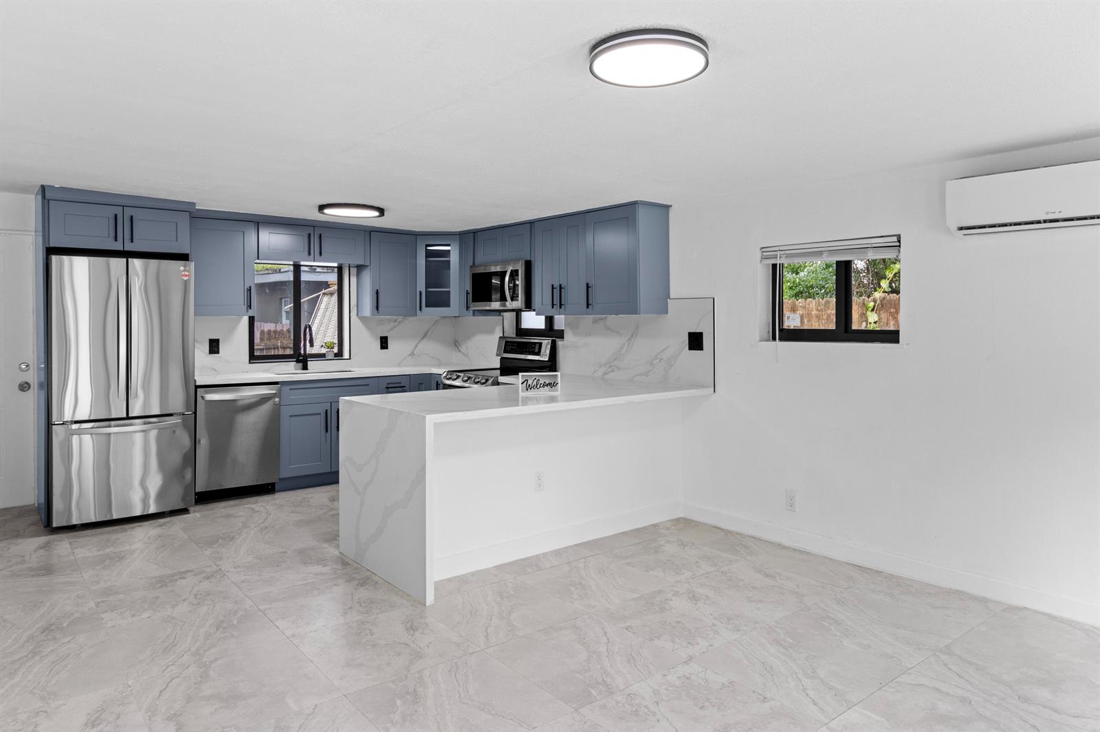 Single Family in Dania 2/2. Just Remodeled!